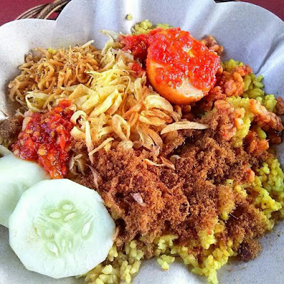 Nasi Kuning Sumur Bandung Rekomendasi Makan Pagi di Bandung
